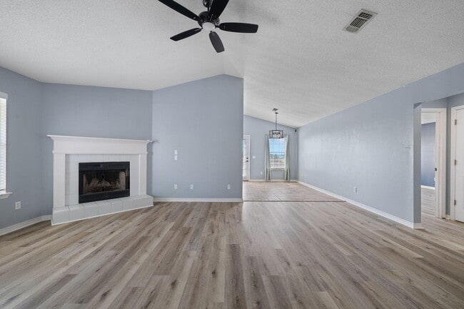 Building Photo - 422 Pristine Water Ln