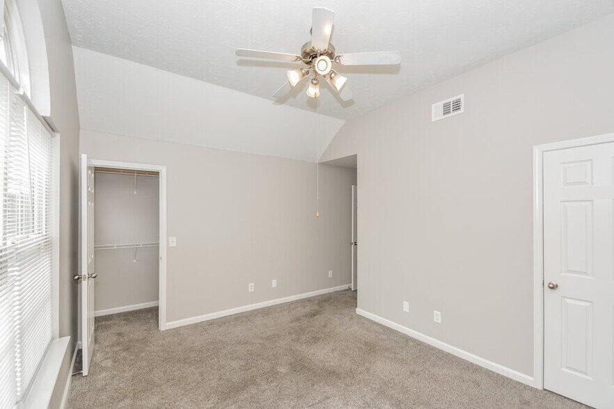 Building Photo - 8023 Logan Dr