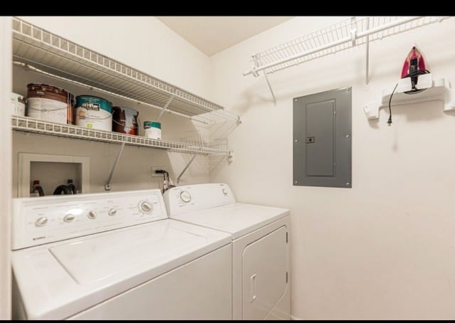 Building Photo - 1202 N Red Oak Cir