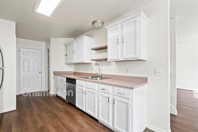 Building Photo - 2910 Dawn Ct