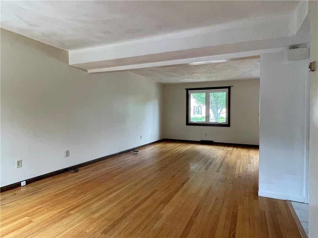 Building Photo - 42 Dante Ave