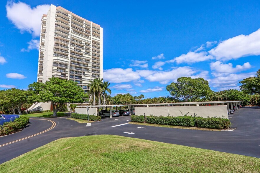 Building Photo - 2000 Presidential Way