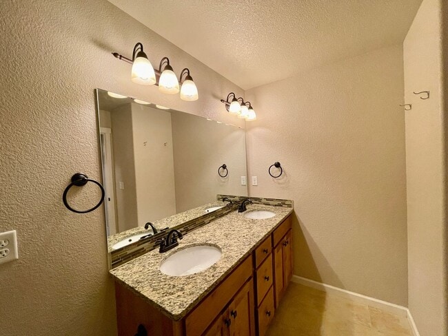 Building Photo - 4478 Granger Dr