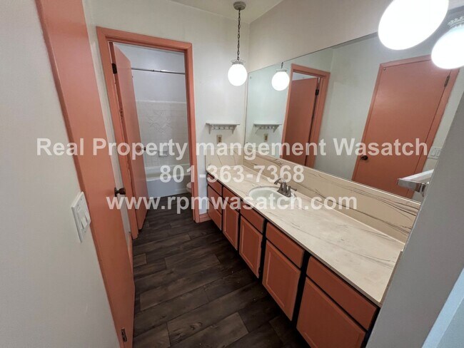 Building Photo - 306 E 700 S