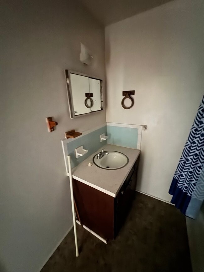 Building Photo - 2/1 outside city limits of Shelby, NC