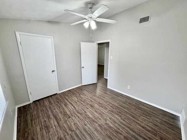 Building Photo - 3141 Arrendale St