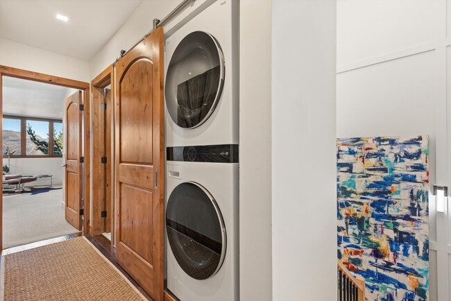 Building Photo - 382 Meadow Ranch Rd