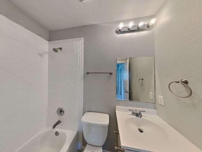 Building Photo - Coming Soon! 4BR/3BA | Newly Renovated Single Family Home | Fenced  yard | In Grand Prairie!