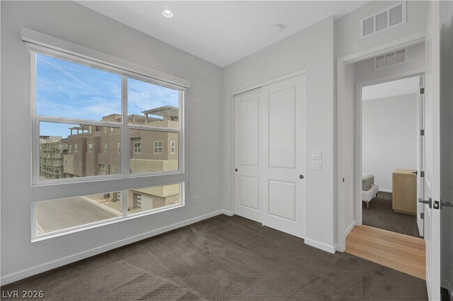 Building Photo - 3348 Esker Rdg Ave
