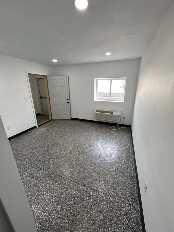 Building Photo - 11255 Quaal Rd