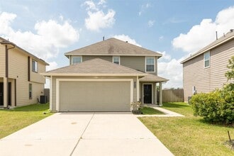 Building Photo - 19419 Plantation Maple Dr