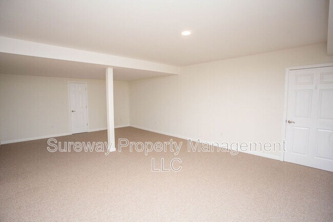 Building Photo - 7 Amaryllis Ln