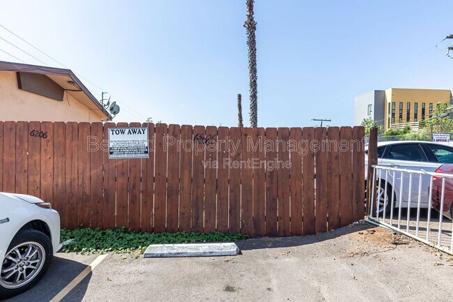 Building Photo - 6206 Mission Gorge Rd