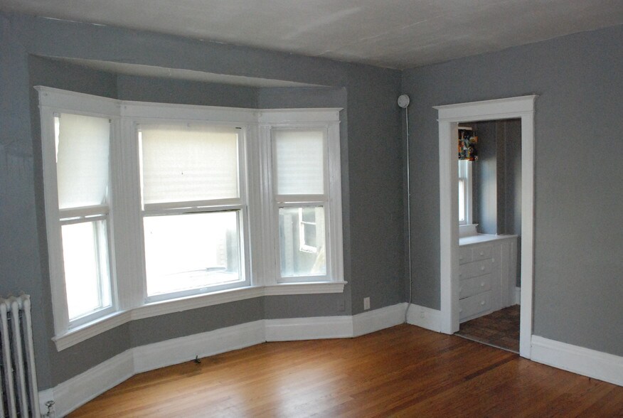 Living Room - 27 Harper St