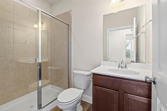 Building Photo - 14011 Hedera Dr