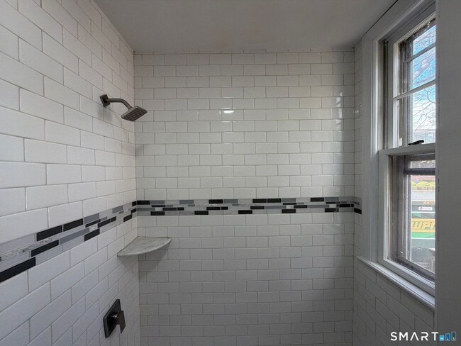 Building Photo - 316 W Main St