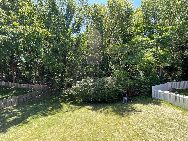 Building Photo - 636 Canary Estates Dr
