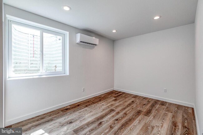 Building Photo - 751 N 43rd St