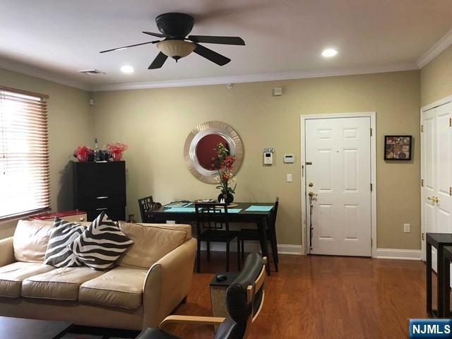 Building Photo - 14 Hemlock Lane