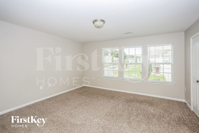 Building Photo - 2885 Village Center Dr