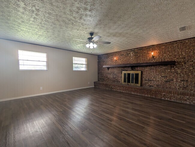 Building Photo - 6038 mh