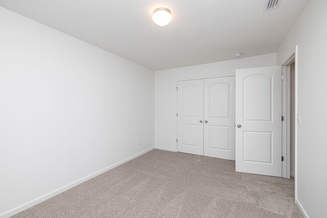 Building Photo - 3BD Townhome Convenient to Hwy 74/ Minutes to Bypass- AVAILABLE MARCH 2026