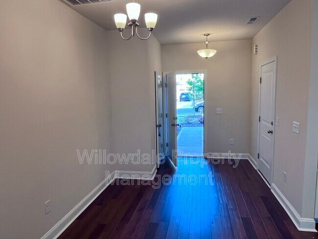 Building Photo - 125 Woodford Reserve Ct