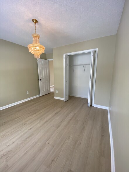 Building Photo - 3 Forest Creek Dr