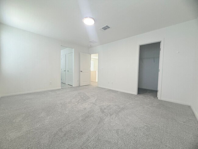 Building Photo - Wonderful upgraded two story single house