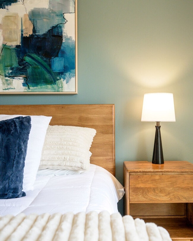 Building Photo - 5450 E Deer Valley Dr