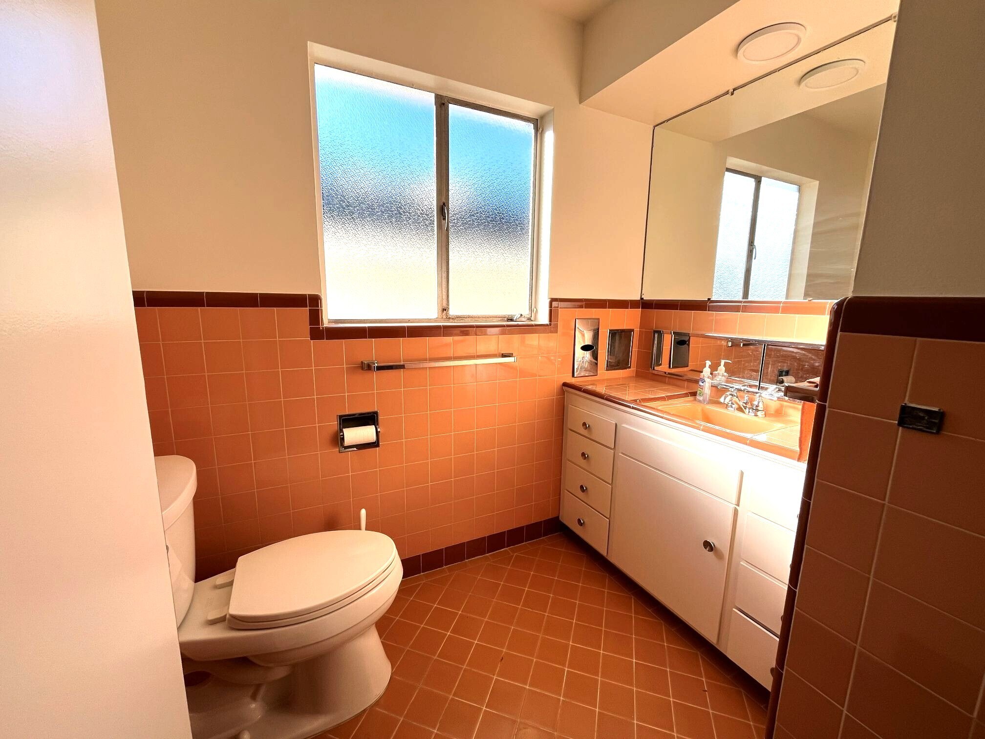 Building Photo - 393 2nd Ave