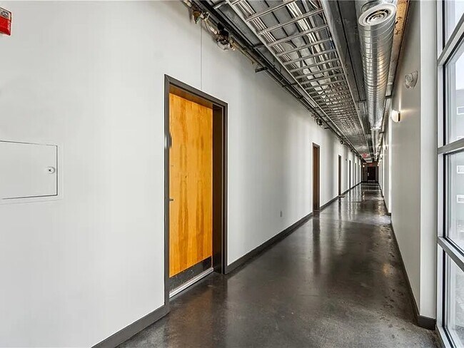 Building Photo - 620 Glen Iris Dr NE