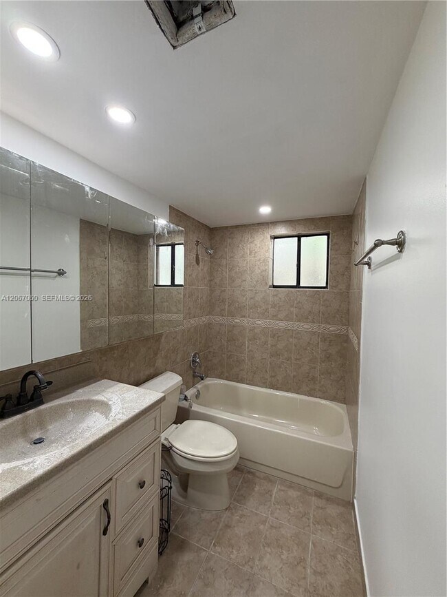 Building Photo - 8065 SW 107th Ave