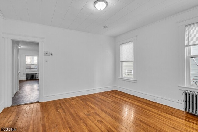 Building Photo - 937 Grove St