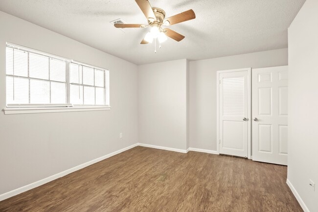 Building Photo - 3806 Montego Dr