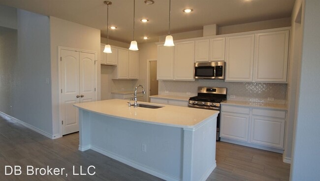 Building Photo - 4 br, 3.5 bath House - 124 Hunters Ranch