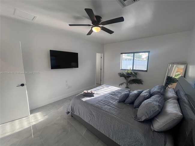 Building Photo - 2048 NW 99th Terrace