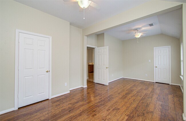 Building Photo - 18223 Heathridge Ln