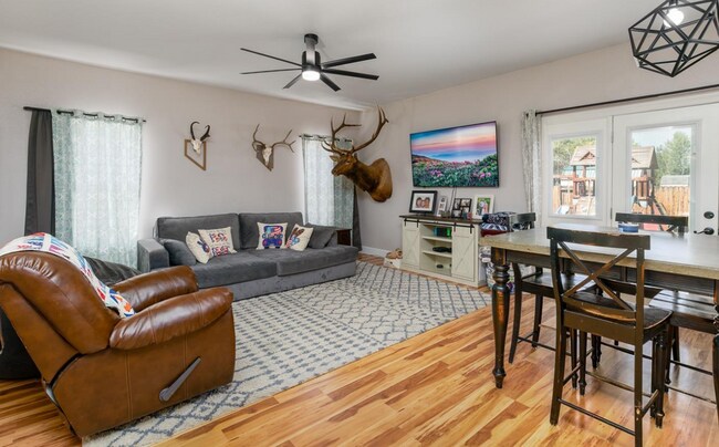 Building Photo - 404 Settler Dr