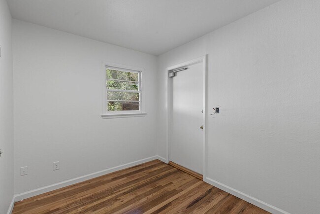 Building Photo - 1730 Whedbee St