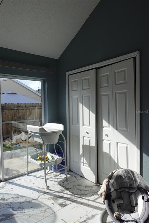 Building Photo - 6039 White Sails Dr