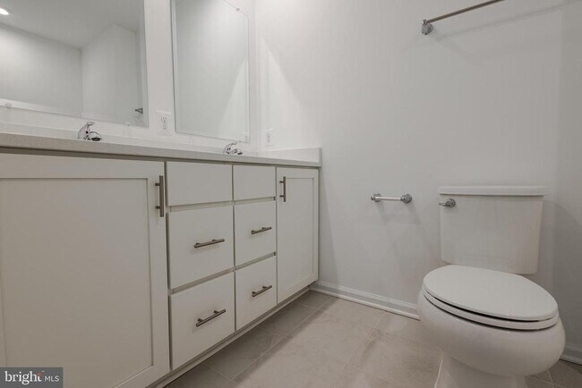 Building Photo - 25 Nymph Rd