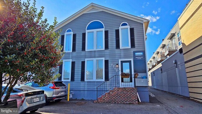 Building Photo - 1712 Mt Vernon Ave