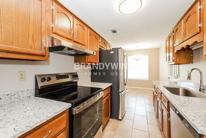 Building Photo - 8077 Sandywood Ln