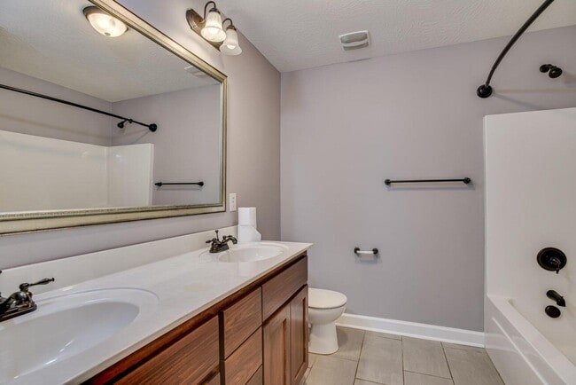 Building Photo - 233 Carlow Dr