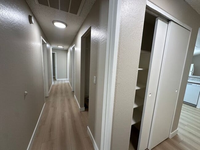 Building Photo - 3230 Wilma Dr