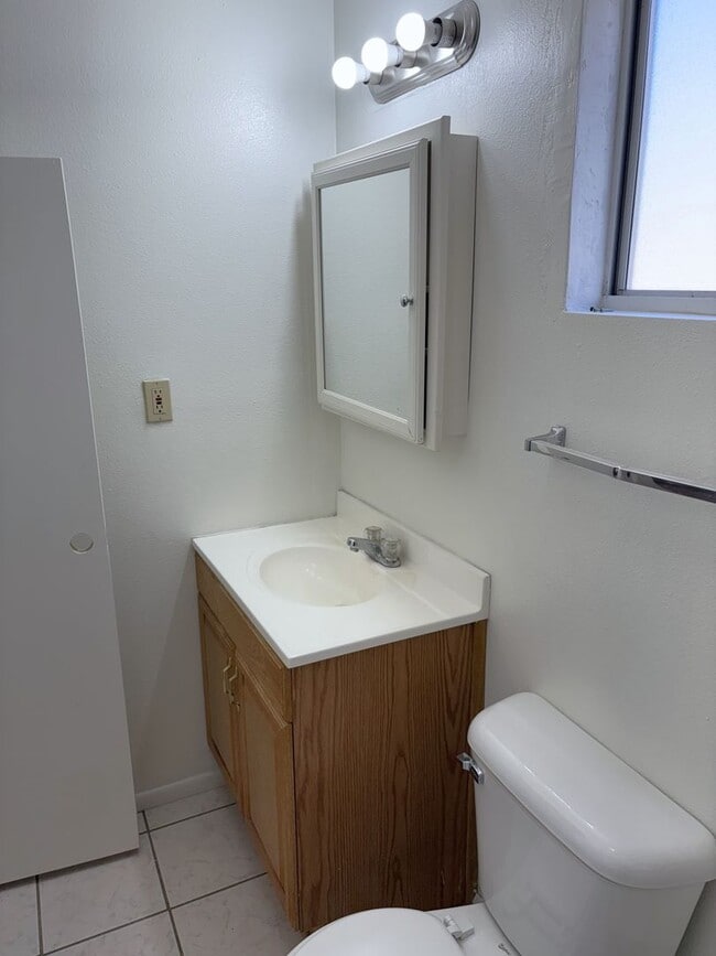 Building Photo - 2425 Mountain Rd NW