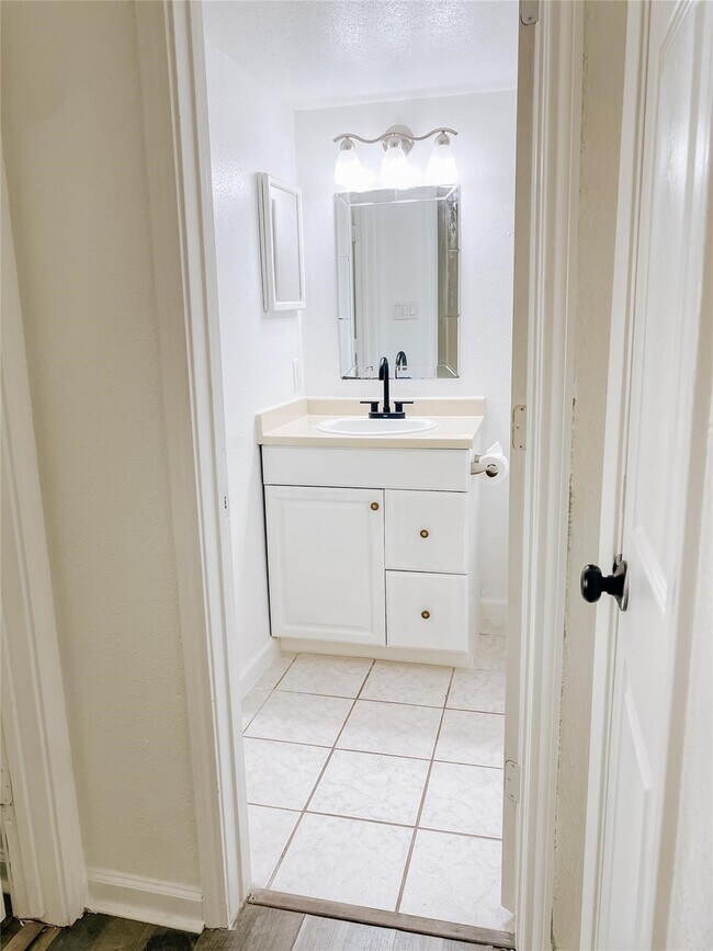 Building Photo - 14555 Wunderlich Dr