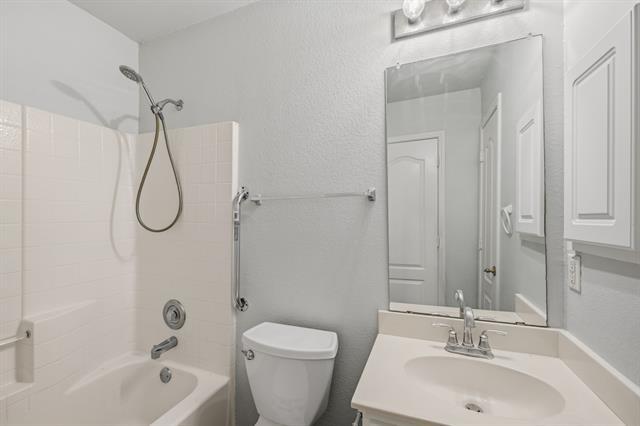 Building Photo - 1407 Plateau Dr
