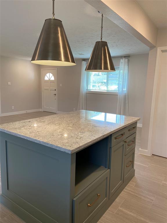 Building Photo - 7034 Sharpview Dr